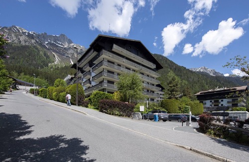 Chamonix City Centre Apartment | Apt du Brevent ski in/ski out, Chamonix, France