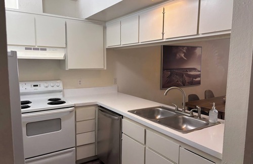 Downtown Palm Springs Apartment | Apt E - furnished huge 2bed/2bath upstairs with the mountains and downtown views