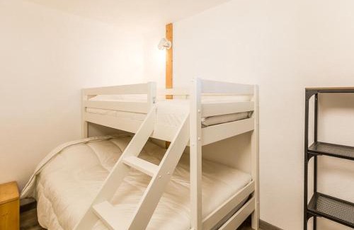 Montchavin Apartment | Apt rénové 2* pour 4/5p à Montchavin, proche pistes et commerces, parking gratuit - FR-1-329-52