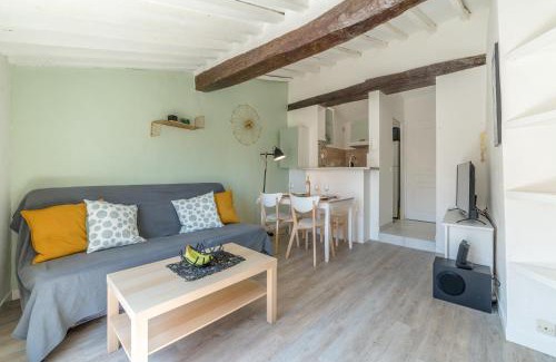 Grasse Apartment | Apt terrasse centre historique