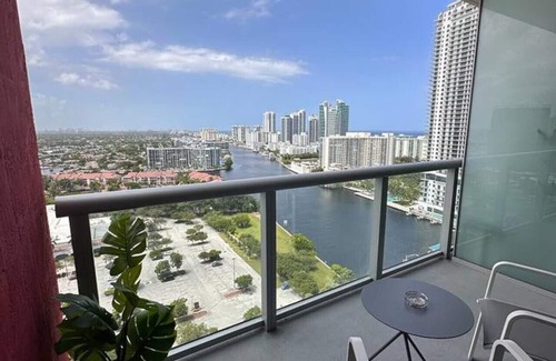 Hallandale Beach Apartment | Apt w/Incredible view, Beach Service and Pool