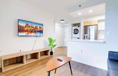 Pentagon City Apartment | Apt w/Prime Access & Top Amenities