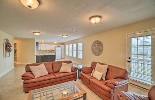 Clear Lake Shores Apartment | Apt with Balconies - Steps to Kemah Boardwalk!