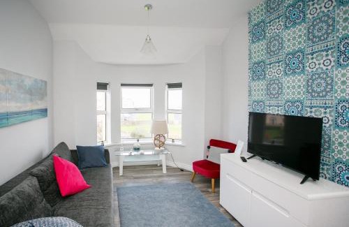 Portrush Apartment | Apt3, No 2 Antrim Gardens, Portrush with Seaview