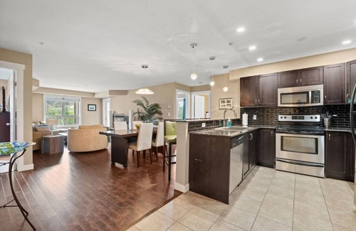 East Kootenay Apartment | Aqua Vista | Outside Pool/Hot Tub | Mountain Views