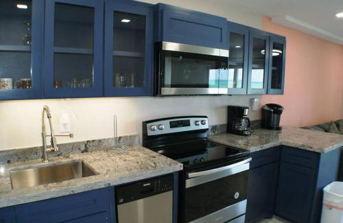 South Padre Island Apartment | Aquarius#403 beachfront with ocean view