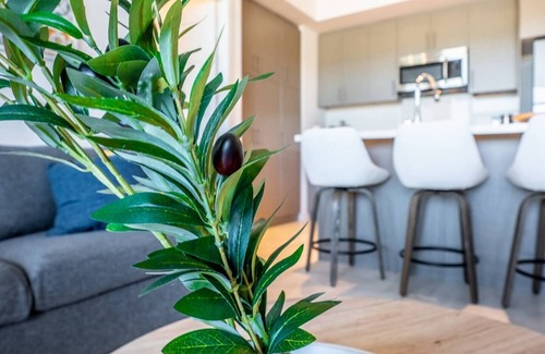 Innisfil Apartment | Aquarius bldg @ Friday Harbour 1st fl 2 bdr/2 bath