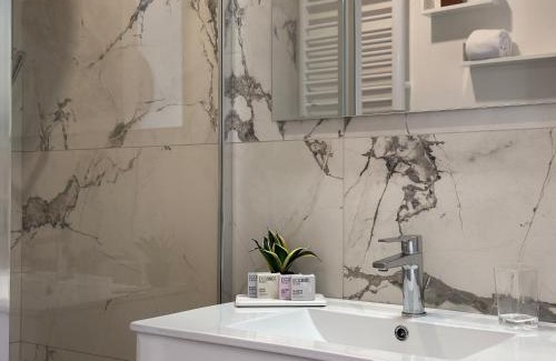Villaggi Apartment | Aquavista Residence - Lake & Poolside Vacation Homes