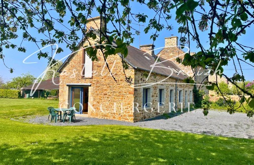 Goudelin House | Ar Fardo - Traditional house with large enclosed garden