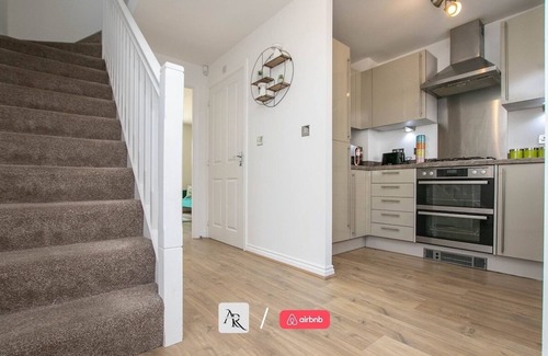 Colchester House | AR Properties Short Lets Colchester | 2 BDR House | Free Parking