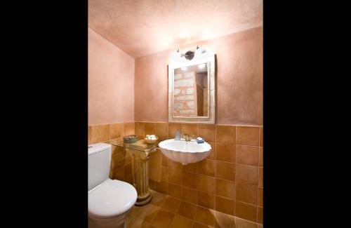 Omales Apartment | Arapakis Historic Castle
