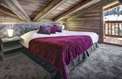 La Clusaz Ski Chalet | Aravis Lodge - mountain family lodge for 8, close to slopes - Snow Lodge