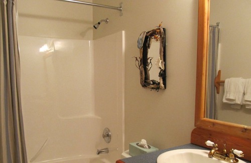 Sooke House | Arbutus Cove Guesthouse