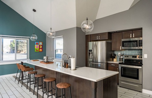 Olde Town Arvada House | ARCADE - FIRE PIT - HOT TUB - BACKYARD GAMES - OLDE TOWN HISTORIC DISTRICT