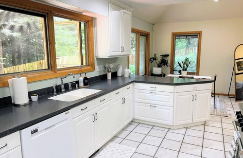 Pacific House | Arcata Forest Hideaway