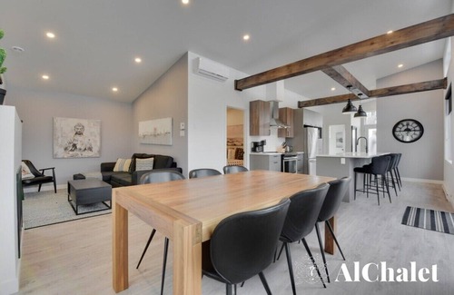Pont-Rouge Ski Chalet | Archibald | Relaxing stay with spa | Swimming pool and Sauna