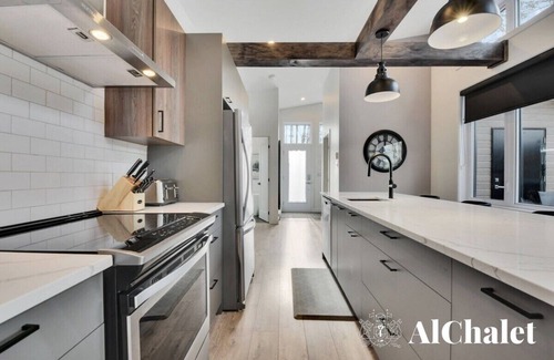 Pont-Rouge Ski Chalet | Archibald | Relaxing stay with spa | Swimming pool and Sauna