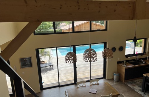 Azur House | ARCHITECT HOUSE, sleeps 6-8, HEATED SWIMMING POOL, SEA AND LAKE, PMR access