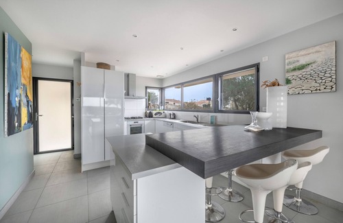 La Plaine-sur-Mer Ski Chalet | Architect's House Facing the Sea in La Plaine sur Mer
