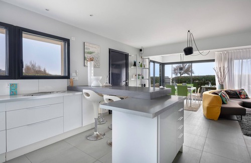 La Plaine-sur-Mer Ski Chalet | Architect's House Facing the Sea in La Plaine sur Mer