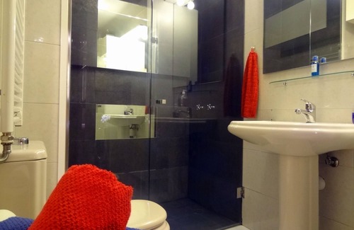 Embajadores Apartment | Architect's Headquarter, Green Patio, A/C, Flexcation, Veganfriendly, max. 2 pax