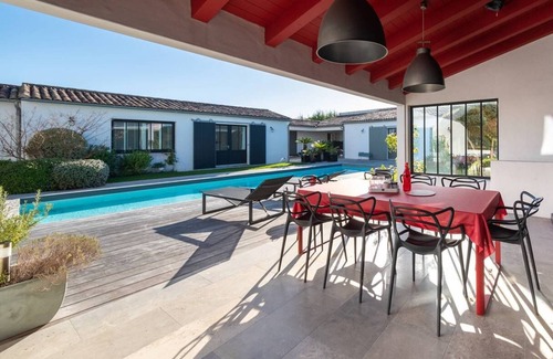 La Flotte House | Architect villa for large families with heated pool in la Flotte