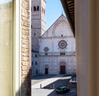 Assisi House | Arco del vento
