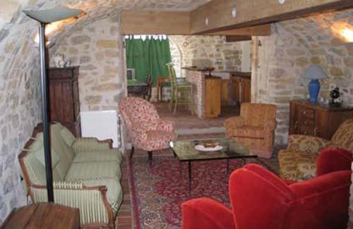 Grospierres House | Ardèche les cigales gîte églantier avec piscine partagée
