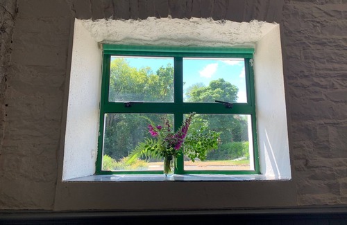 Ardnatrush Cottage | Ardnagashel Est No 7 - a two story that sleeps 4 guests in 2 bedrooms