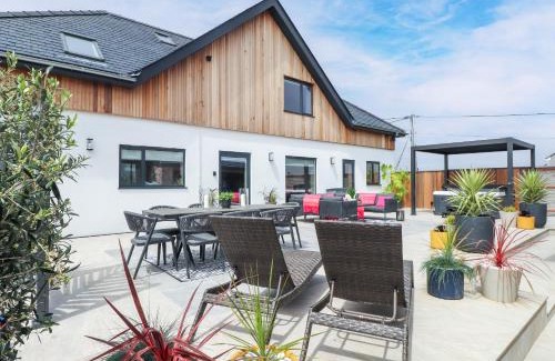 Rhosneigr House | Ardwyn
