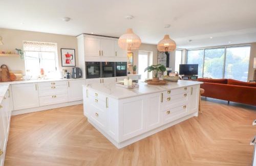 Rhosneigr House | Ardwyn