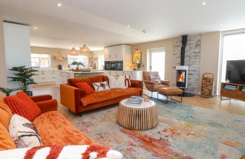 Rhosneigr House | Ardwyn