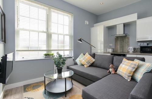 Nottingham City Centre Apartment | Arena Apartments - Stylish and Homely Apartments by the Ice Arena with Parking