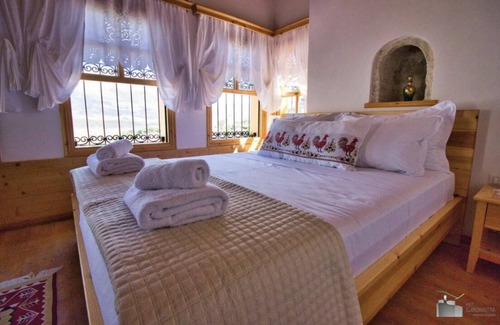 Gjirokaster Hotel | Argyropolis Boutique Hotel