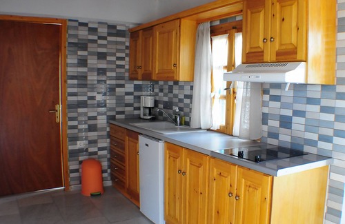 Plaka House | Ariadne House Plaka Beach!