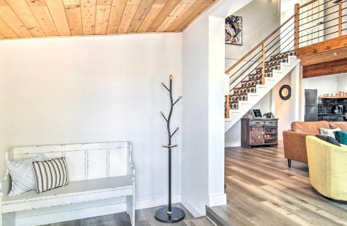 Pinetop-Lakeside House | Arizona Getaway with Fire Pit, BBQ and On-Site Lake!
