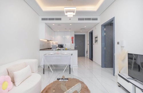 Al Barsha Apartment | Arjan Apartment sleeps 3 with Private Balcony!