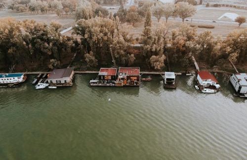 Novi Beograd Bed & Breakfast | ArkaBarka 2- Floating Dream Rooms and Apartments