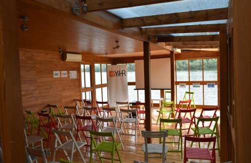 Novi Beograd Bed & Breakfast | ArkaBarka 2- Floating Dream Rooms and Apartments