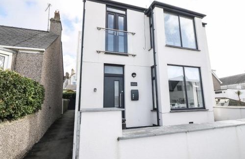 Rhosneigr House | Arlanfor