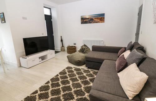 Rhosneigr House | Arlanfor