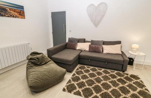 Rhosneigr House | Arlanfor