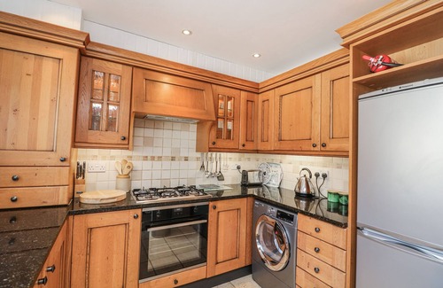 Dartmouth Cottage | ARMADA COTTAGE, family friendly, with open fire in Dartmouth