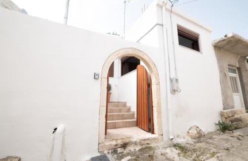 Kavousi House | Armonia House 1 bedroom 3 guests bath tub & patio