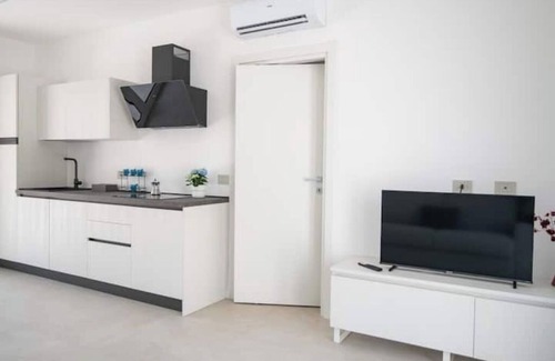 Borgo Milano Apartment | Armonia Suites - Acqua- new apartment with garden and pool in Verona