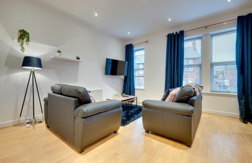 Gosforth Apartment | Armstrong Apartments - By Week2Week