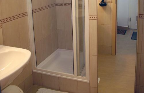 Ujlipotvaros Apartment | Arriva Apartment, optional indoor parking