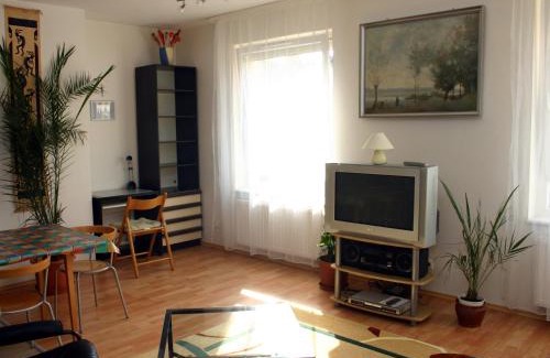 Ujlipotvaros Apartment | Arriva Apartment, optional indoor parking
