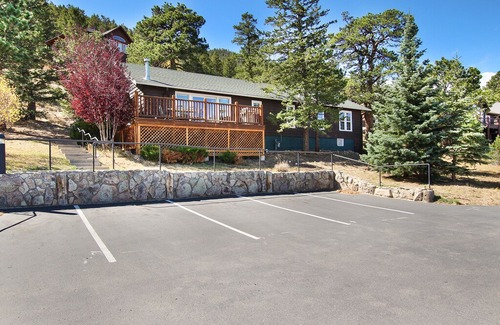 Estes Park Cabin | Arrowhead Lodge Haus - 4 Br cabin with fireplace, 2 decks and mountain views!