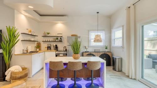 Old Village House | Arsenal Buyout by AvantStay 2 Homes Near Sullivan’s Island w Outdoor Dining